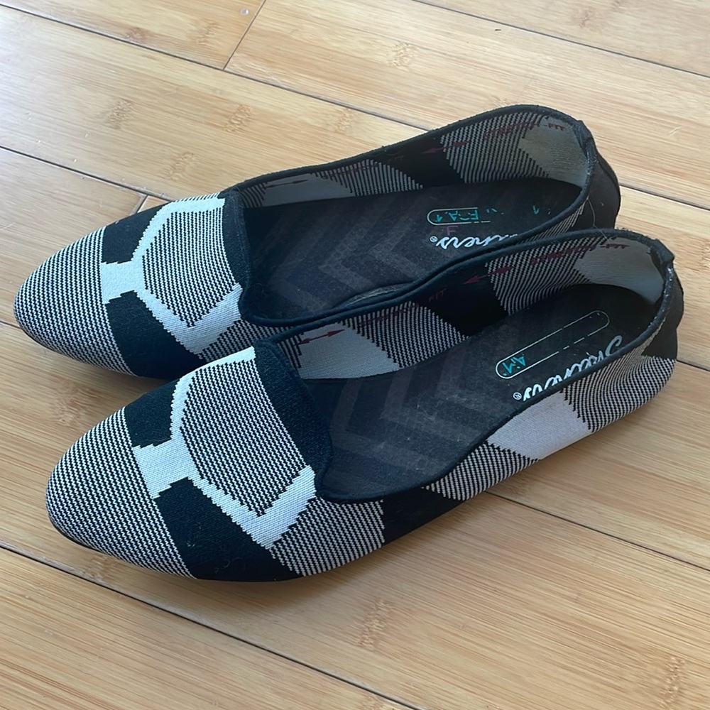 Skechers memory foam stretch fit size 10 US good condition